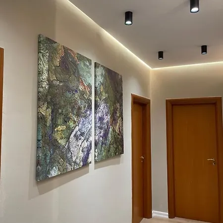 Middle Center Gallery 2 Skanderbeg Square Appartement *